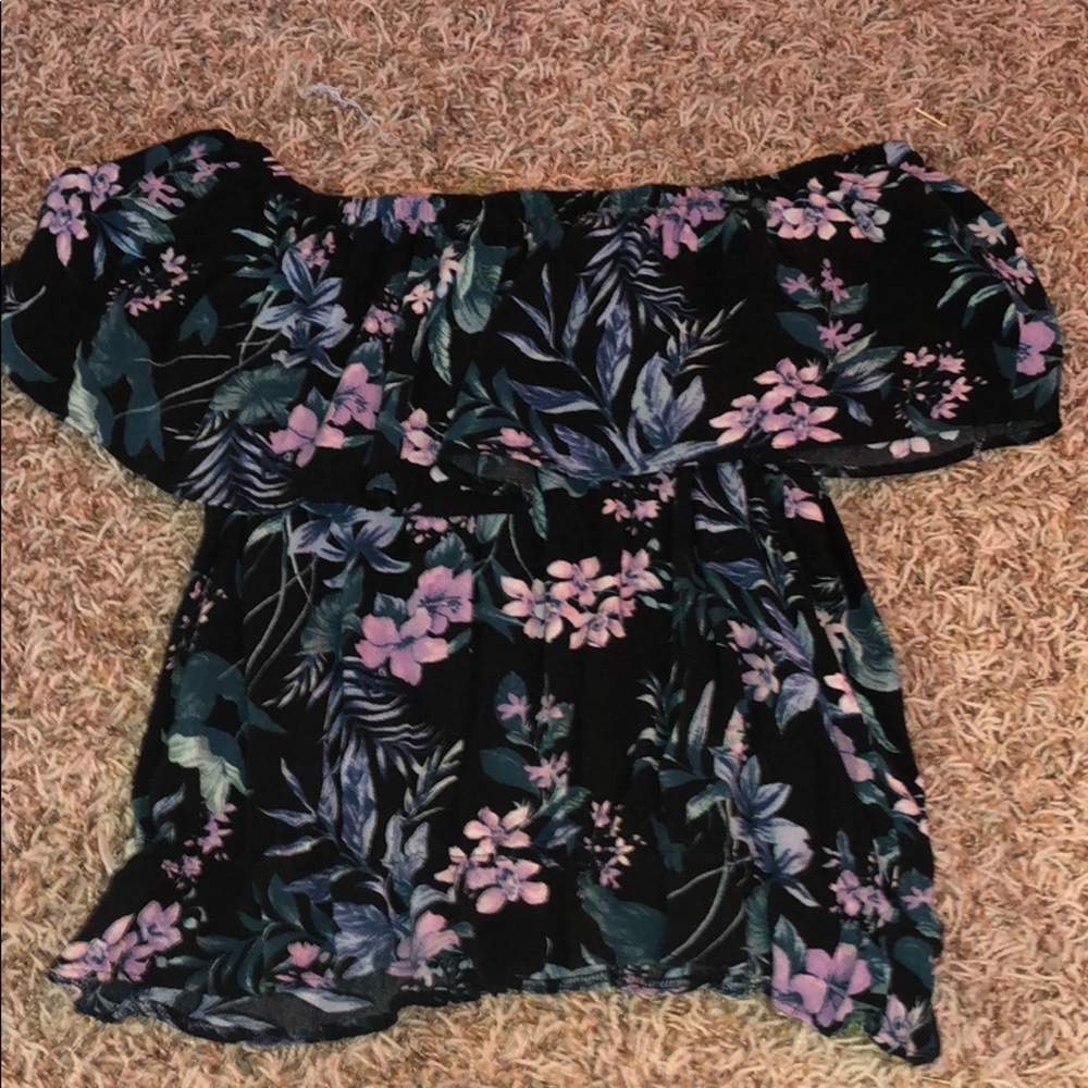 American eagle off the shoulder top size:Xs